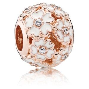 Pandora White Primrose Meadow Charm